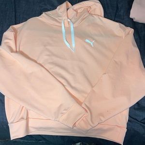 Cropped puma hoodie